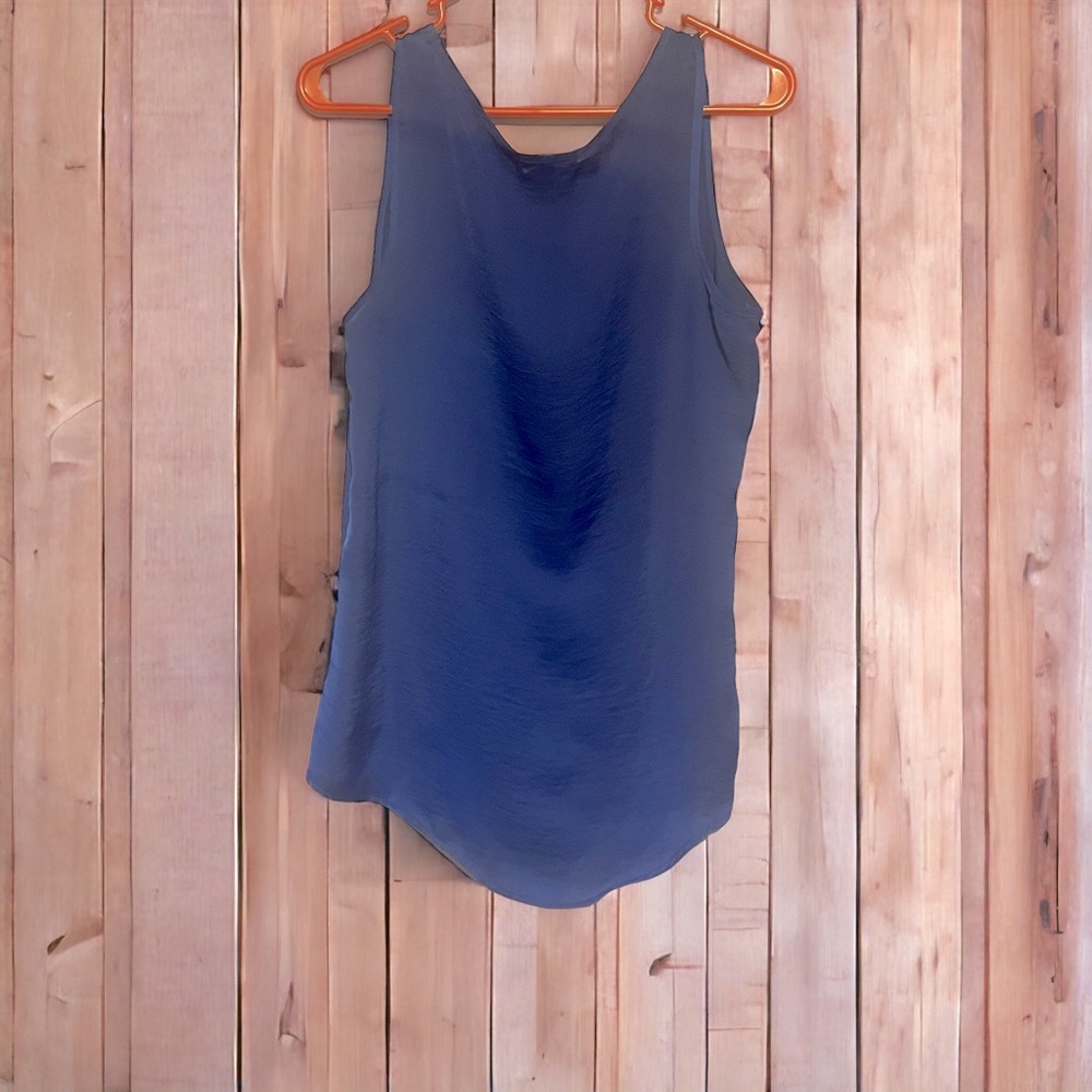 Heart soul Blouse solid, blue sleeveless size medium, high, low cut